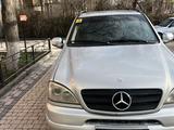 Mercedes-Benz ML 320 2000 года за 3 250 000 тг. в Шымкент – фото 4