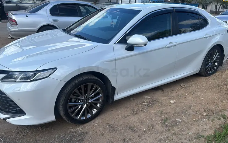 Toyota Camry 2019 года за 12 400 000 тг. в Астана