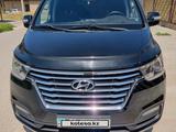 Hyundai Starex 2019 года за 13 500 000 тг. в Шымкент – фото 2