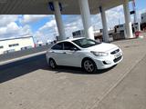 Hyundai Solaris 2011 года за 2 400 000 тг. в Уральск – фото 2