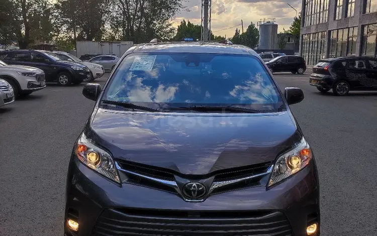 Toyota Sienna 2019 года за 17 000 000 тг. в Алматы