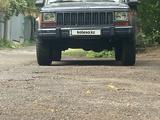 Jeep Cherokee 1993 года за 3 400 000 тг. в Алматы – фото 2