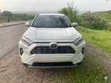 Toyota RAV4 2021 года за 14 200 000 тг. в Алматы – фото 4