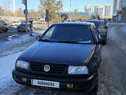 Volkswagen Vento 1992 года за 1 600 000 тг. в Астана