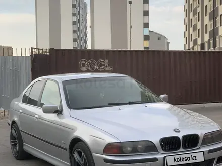 BMW 528 1998 года за 2 800 000 тг. в Тараз