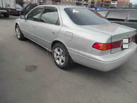 Toyota Camry 2000 года за 3 300 000 тг. в Петропавловск – фото 5