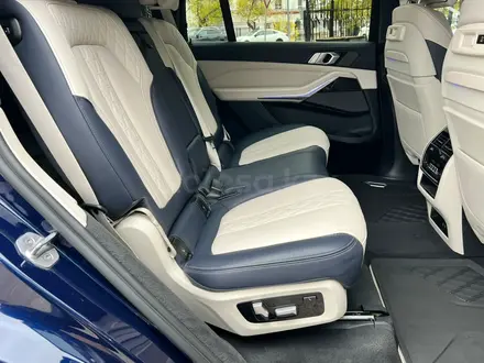 BMW X7 2021 года за 40 295 000 тг. в Караганда – фото 23
