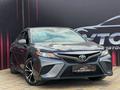 Toyota Camry 2018 года за 9 600 000 тг. в Атырау