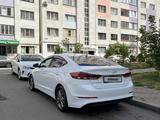 Hyundai Elantra 2016 годаfor7 500 000 тг. в Алматы – фото 2