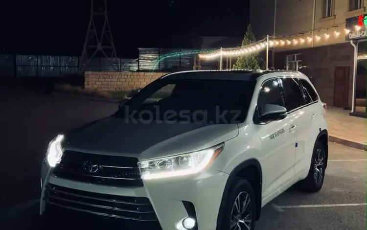 Toyota Highlander 2016 года за 11 200 000 тг. в Актау