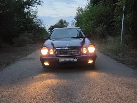 Mercedes-Benz E 280 1999 года за 4 500 000 тг. в Алматы – фото 17