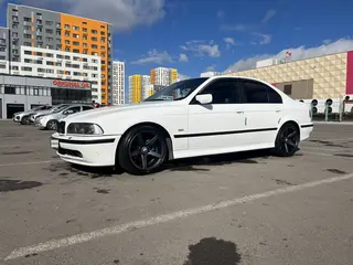 BMW 528