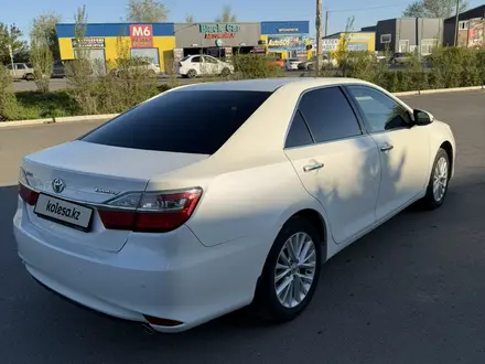 Toyota Camry 2015 года за 11 500 000 тг. в Уральск – фото 4