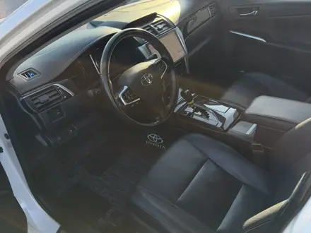 Toyota Camry 2015 года за 11 500 000 тг. в Уральск – фото 9