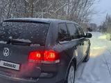 Volkswagen Touareg 2004 годаfor4 200 000 тг. в Алматы – фото 3