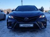 Toyota Camry 2020 года за 14 450 000 тг. в Талдыкорган – фото 2