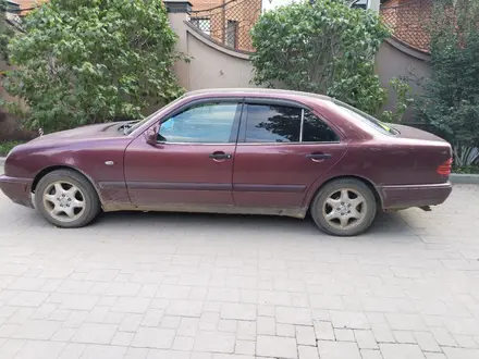 Mercedes-Benz E 280 1998 года за 3 500 000 тг. в Актобе – фото 3