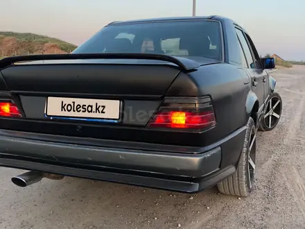 Mercedes-Benz E 220 1991 года за 1 500 000 тг. в Алматы – фото 6