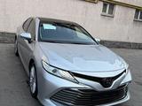 Toyota Camry 2018 года за 16 700 000 тг. в Алматы