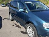Volkswagen Touran 2003 года за 3 500 000 тг. в Костанай – фото 3