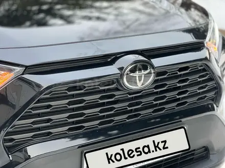 Toyota RAV4 2021 года за 14 000 000 тг. в Алматы – фото 21