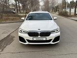 BMW 525 2022 года за 23 000 000 тг. в Алматы – фото 2