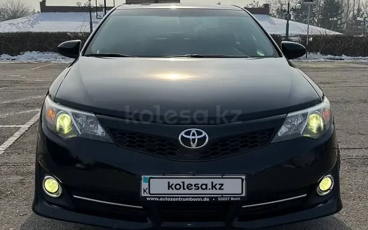 Toyota Camry 2013 годаfor9 500 000 тг. в Шымкент