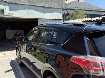 Toyota RAV4 2018 года за 10 700 000 тг. в Алматы – фото 3