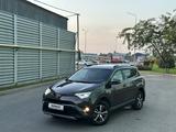 Toyota RAV4 2019 года за 11 700 000 тг. в Алматы