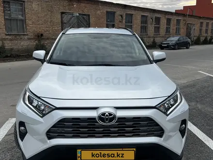 Toyota RAV4 2021 года за 16 500 000 тг. в Атырау – фото 4