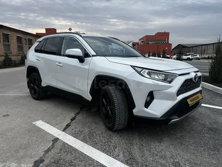 Toyota RAV4 2021 года за 16 500 000 тг. в Атырау – фото 5