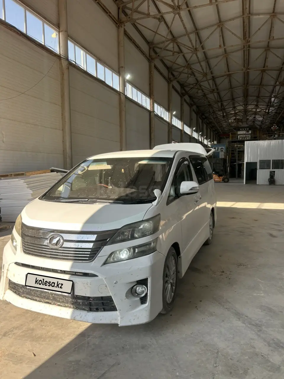 Toyota Vellfire, 2012