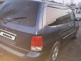 Kia Carnival 2003 годаүшін1 500 000 тг. в Тараз – фото 2