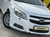 Chevrolet Malibu 2013 годаүшін4 900 000 тг. в Атырау – фото 2