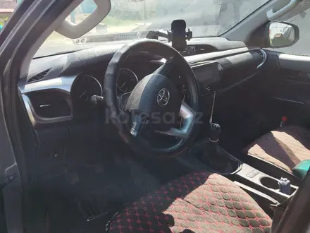 Toyota Hilux 2017 года за 14 000 000 тг. в Уральск – фото 5