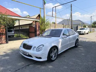 Mercedes-Benz E 320