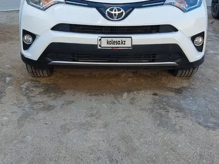 Toyota RAV4 2016 года за 8 500 000 тг. в Актау