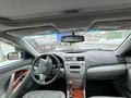 Toyota Camry 2010 года за 4 500 000 тг. в Актобе – фото 15