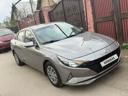Hyundai Elantra 2021 года за 7 450 000 тг. в Астана – фото 2