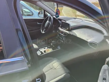 Hyundai Santa Fe 2019 года за 8 600 000 тг. в Уральск – фото 2