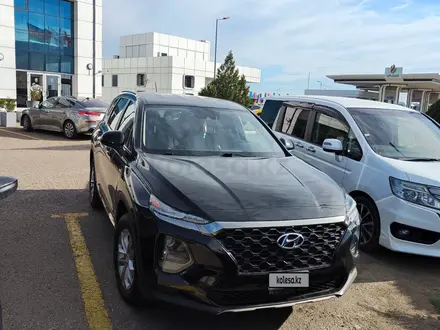 Hyundai Santa Fe 2019 года за 8 600 000 тг. в Уральск