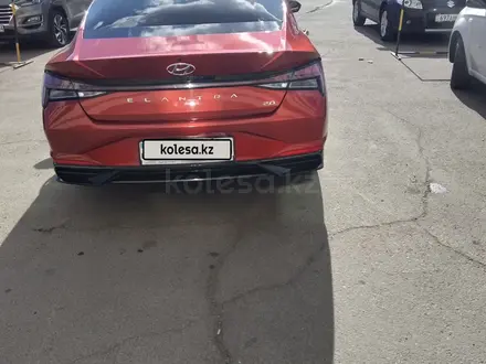 Hyundai Elantra 2022 года за 10 000 000 тг. в Астана