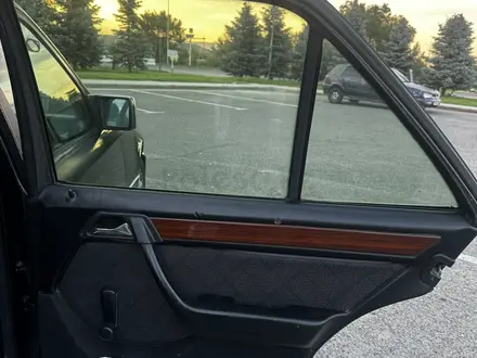 Mercedes-Benz E 220 1994 года за 1 050 000 тг. в Талдыкорган – фото 12
