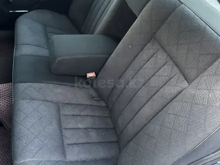 Mercedes-Benz E 220 1994 года за 1 050 000 тг. в Талдыкорган – фото 13