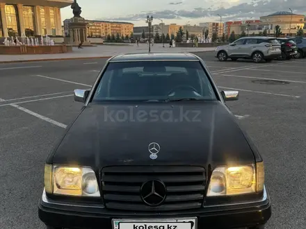 Mercedes-Benz E 220 1994 года за 1 050 000 тг. в Талдыкорган – фото 3