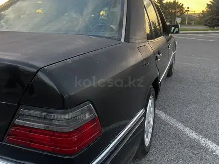 Mercedes-Benz E 220 1994 года за 1 050 000 тг. в Талдыкорган – фото 6