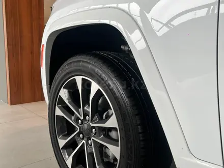 Jeep Grand Cherokee Overland 2023 года за 32 500 000 тг. в Алматы – фото 7