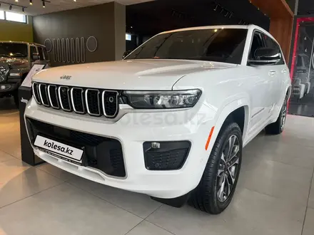 Jeep Grand Cherokee Overland 2023 года за 32 500 000 тг. в Алматы – фото 2