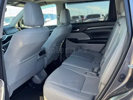 Toyota Highlander 2018 года за 15 000 000 тг. в Атырау – фото 6