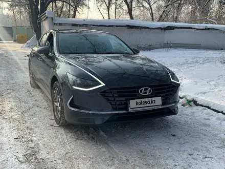 Hyundai Sonata 2021 года за 13 700 000 тг. в Алматы